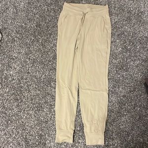 Ready to rulu jogger size 4